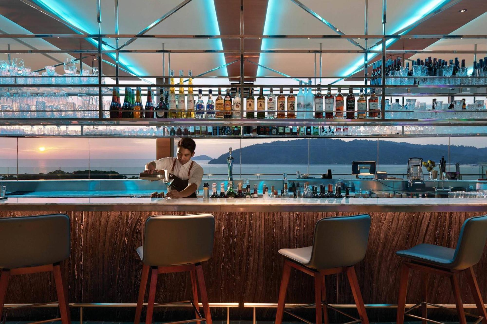 فندق كوتا كينابالو ماريوت المظهر الخارجي الصورة The bar at the Sky Bar